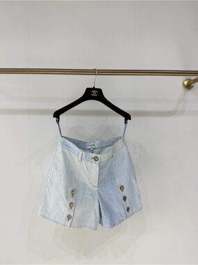 🚩steal CHANEL Two-Tone Light Blue Denim Shorts with Signature Buttons